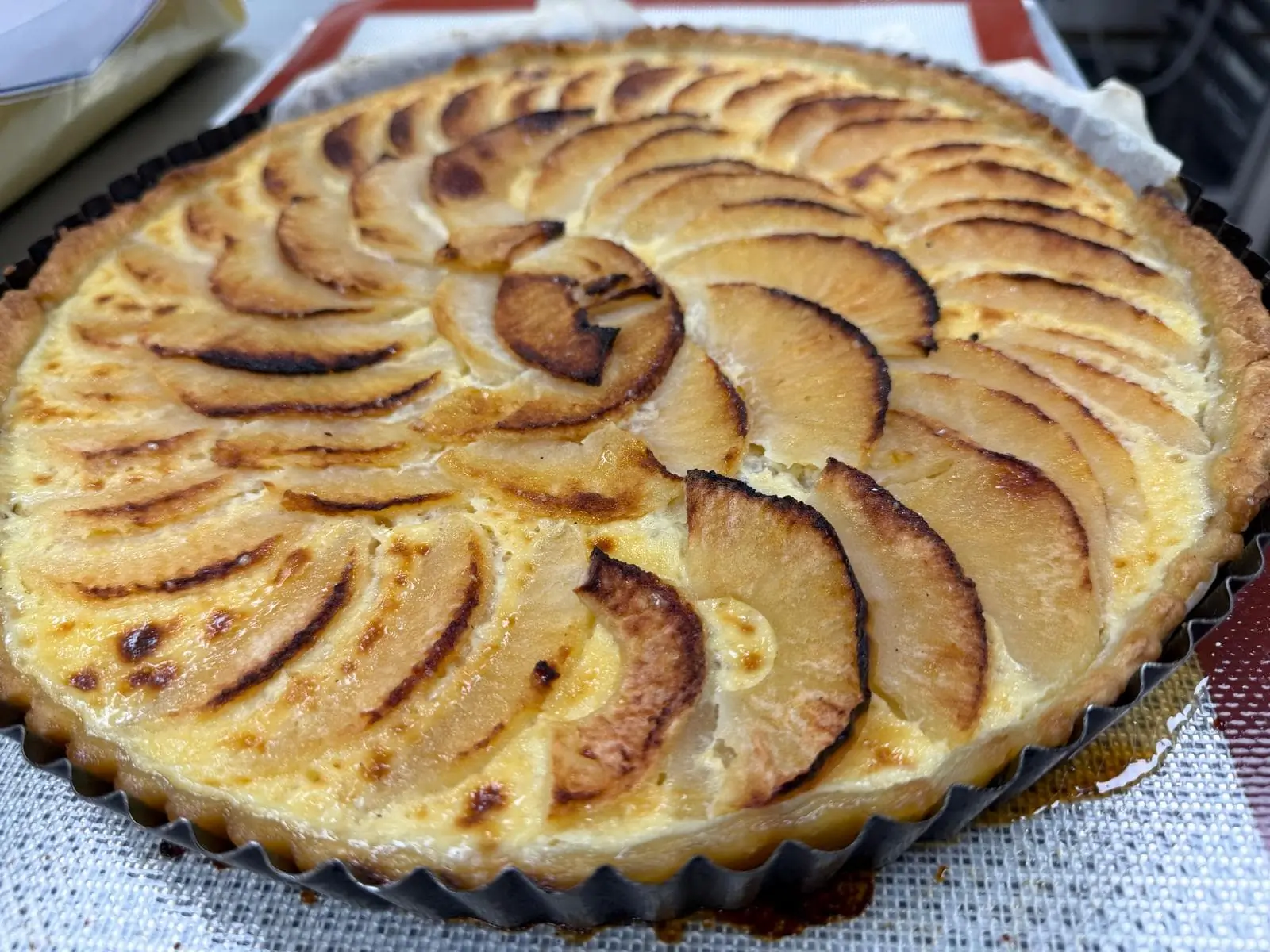 Tarte aux pommes dorée du Bouillon Ducale